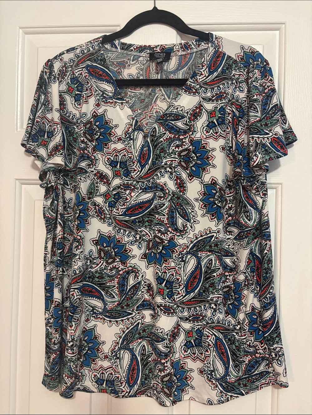 Jones New York White Paisley Floral Short Sleeve Blouse with Blue Accents